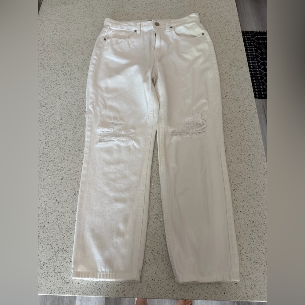 Sneak Peek White High-Rise Denim Waistband Detail